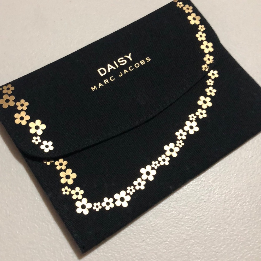 🆕 Marc Jacobs DAISY Clutch - Picture 5 of 9